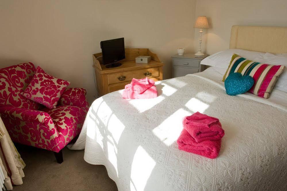 Tan Y Cytiau Villa Holyhead Exterior photo