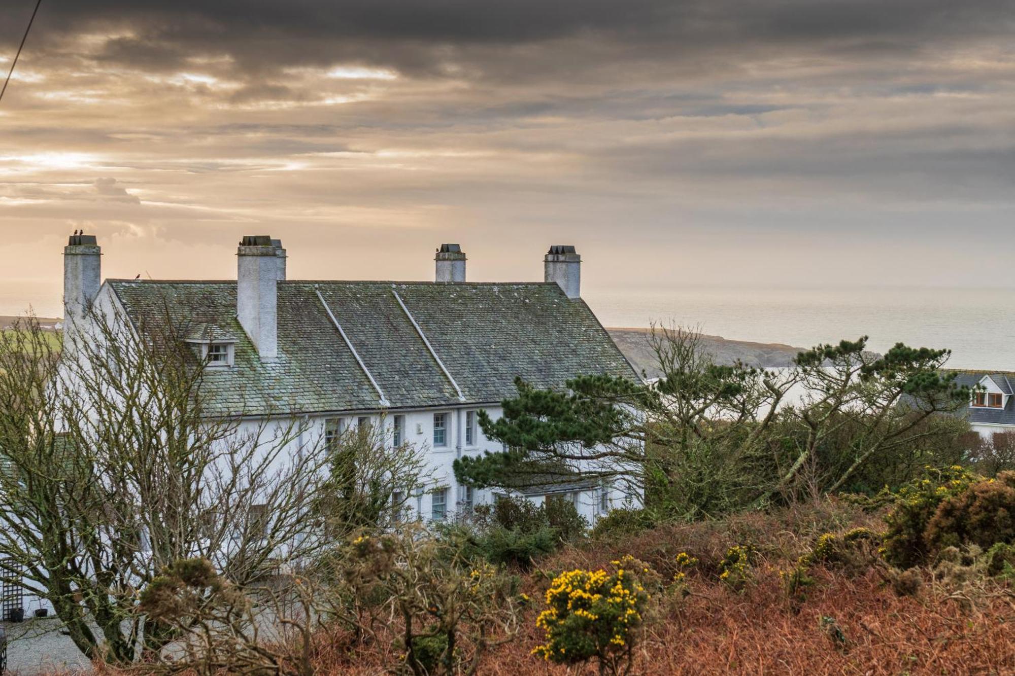 Tan Y Cytiau Villa Holyhead Room photo